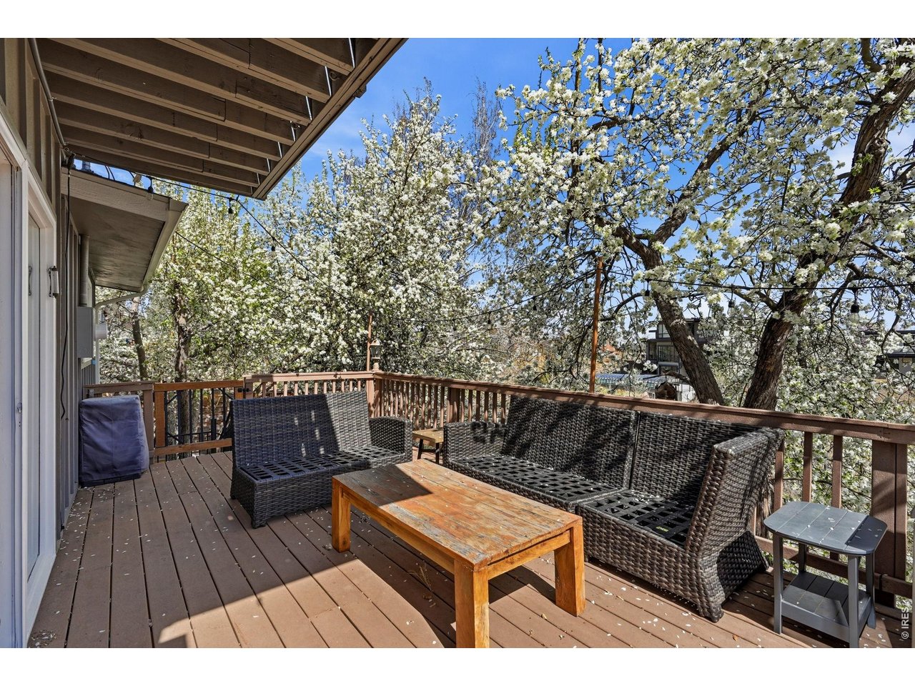 2205 Hillsdale Cir