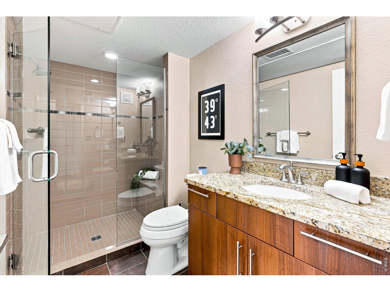 1380 Rosewood Ave 9-E