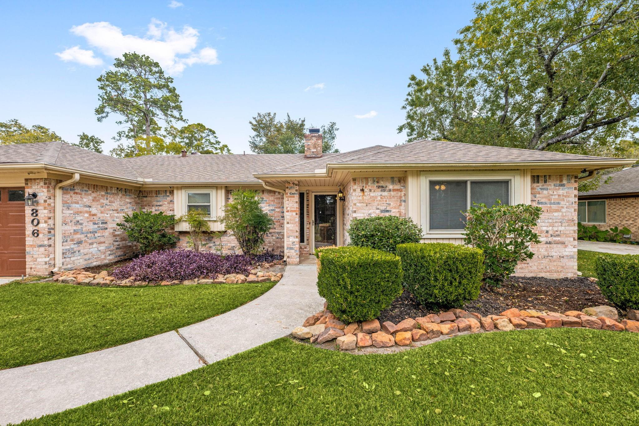 806 S Hyannis Port Street