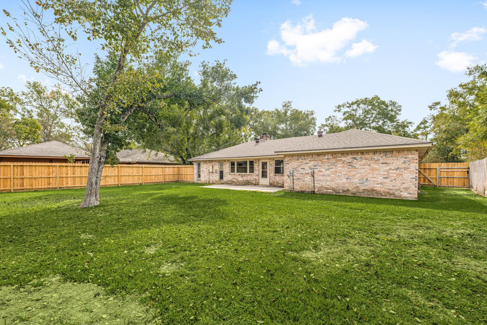 806 S Hyannis Port Street