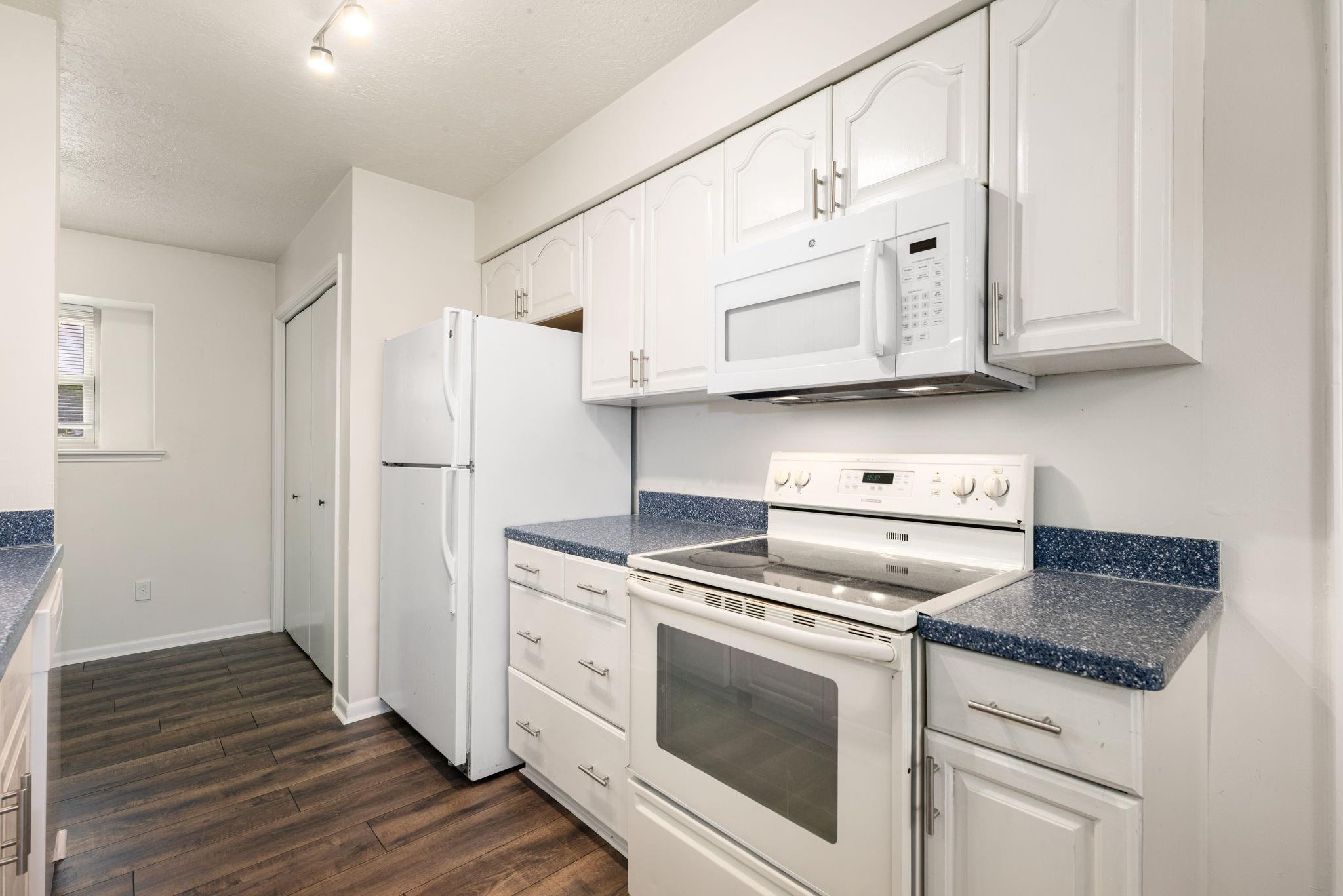 806 S Hyannis Port Street