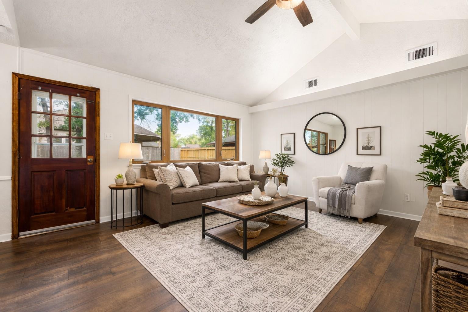 806 S Hyannis Port Street