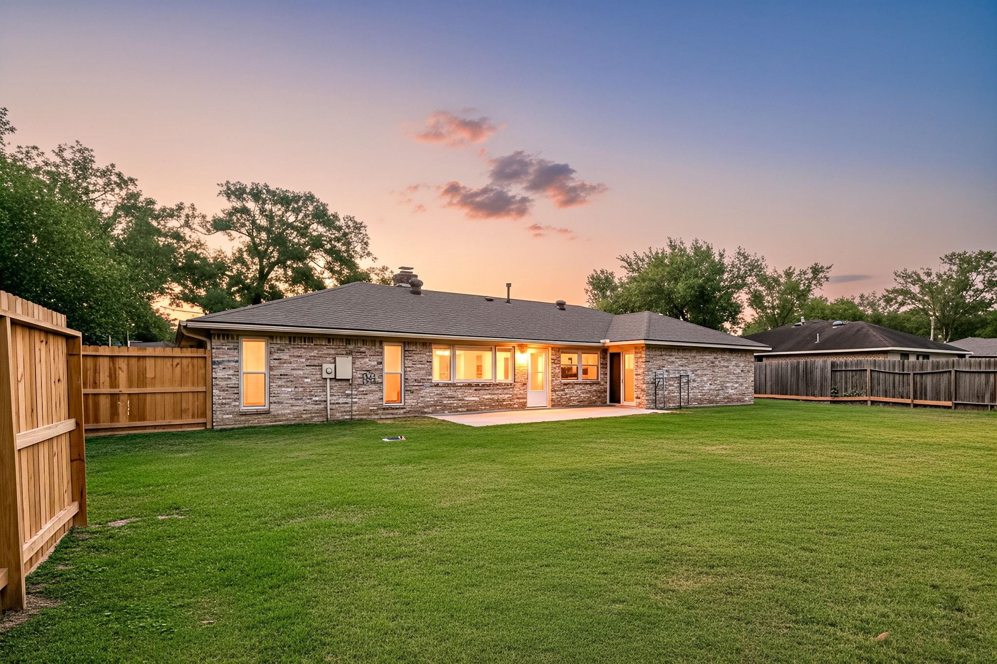 806 S Hyannis Port Street