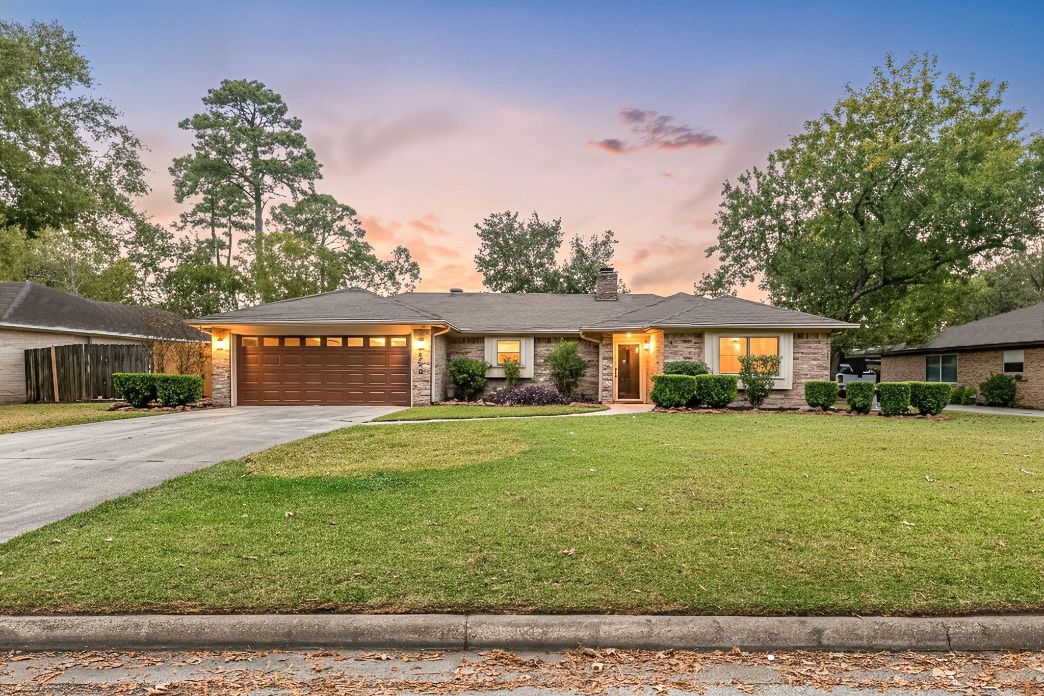 806 S Hyannis Port Street