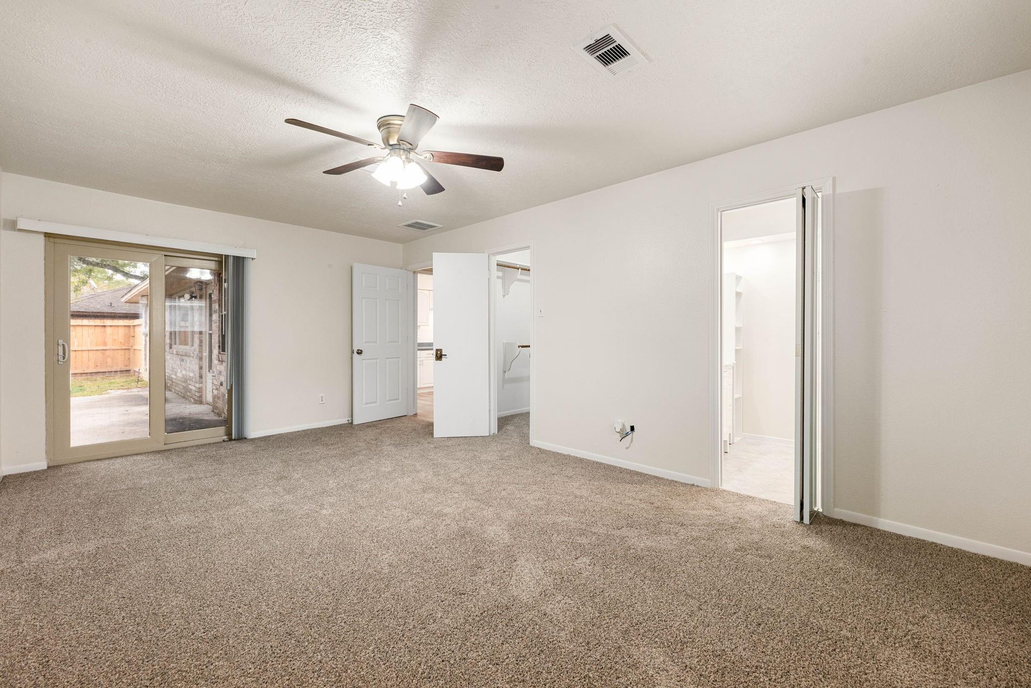 806 S Hyannis Port Street