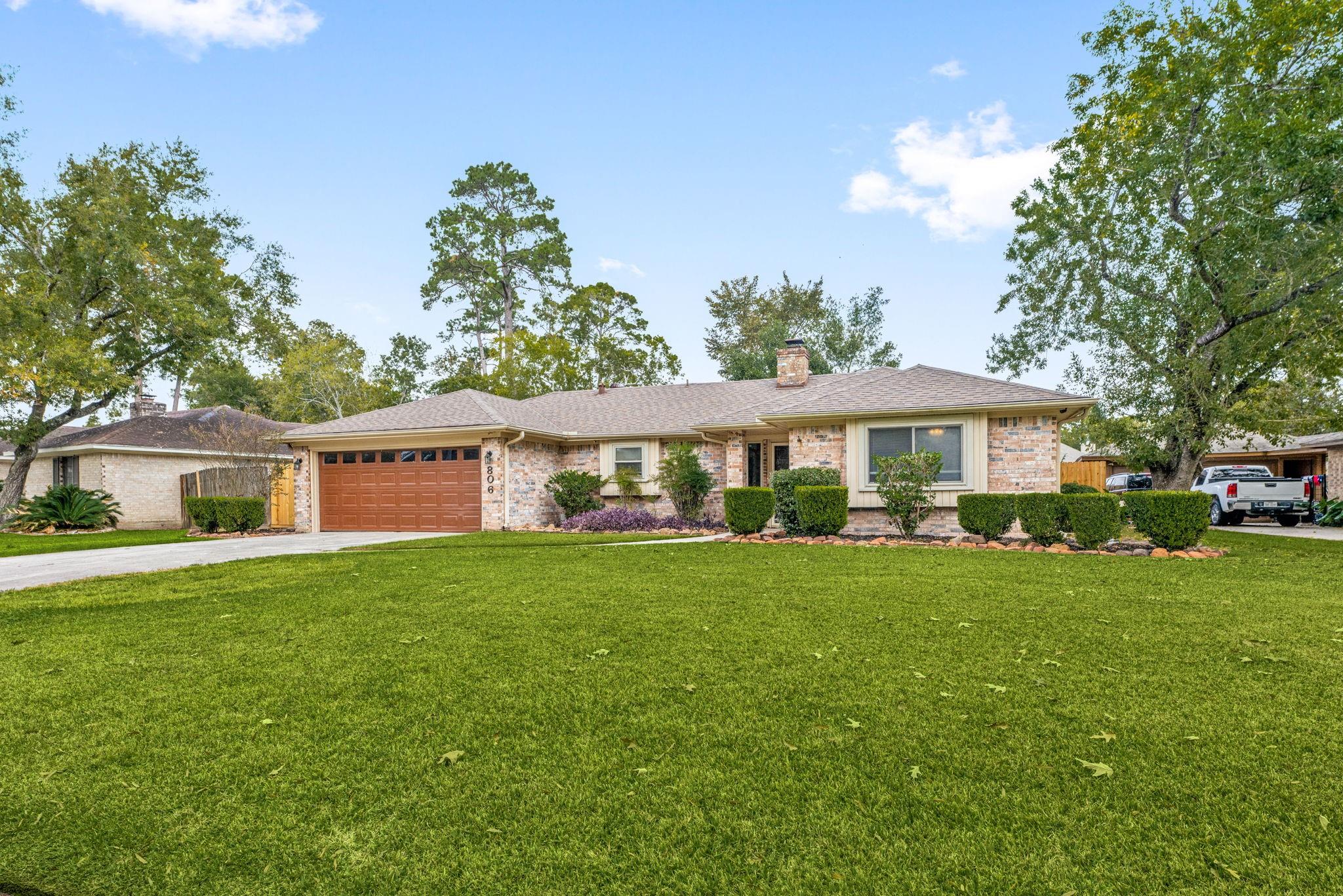 806 S Hyannis Port Street