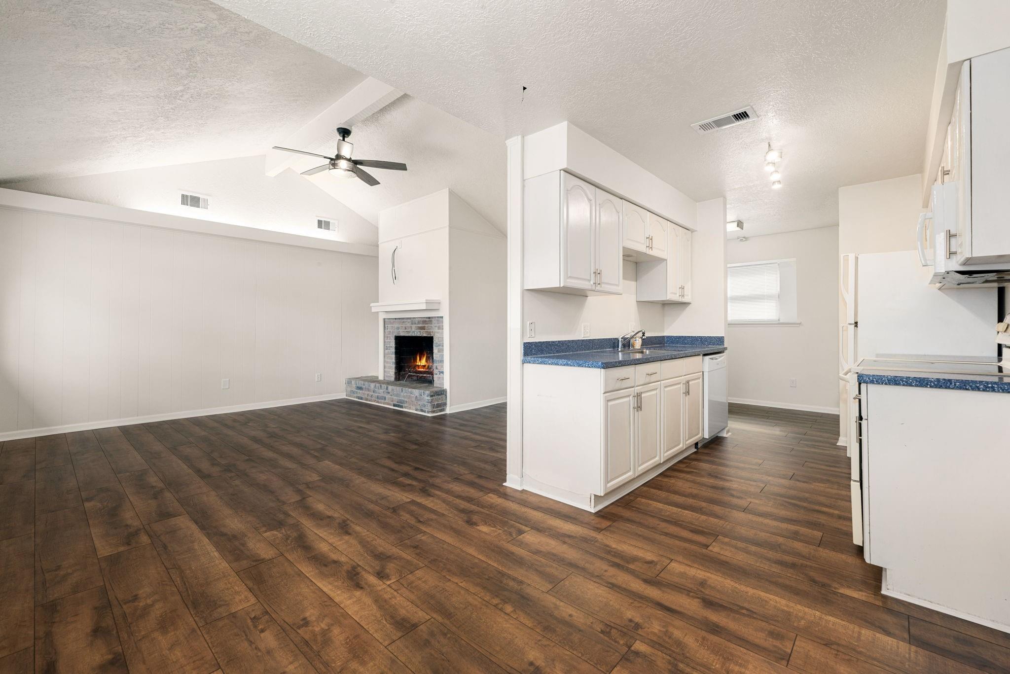 806 S Hyannis Port Street