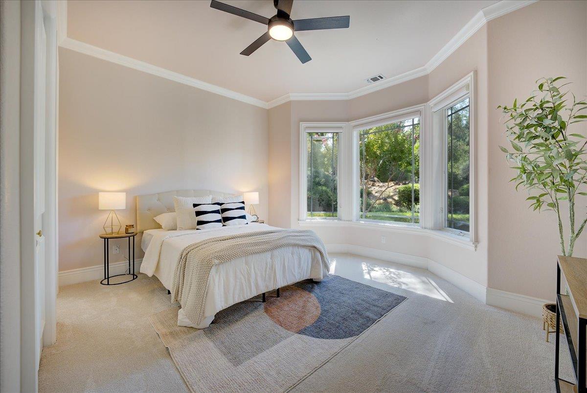 5713 Via Montecito