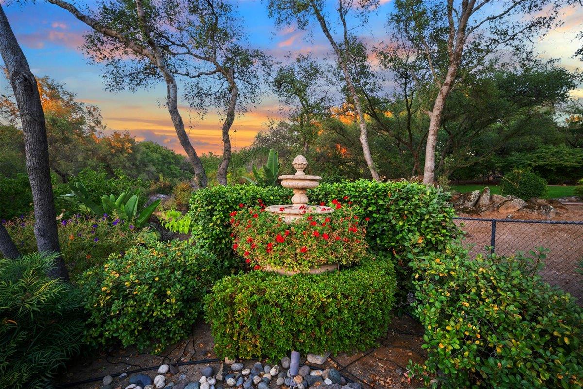 5713 Via Montecito