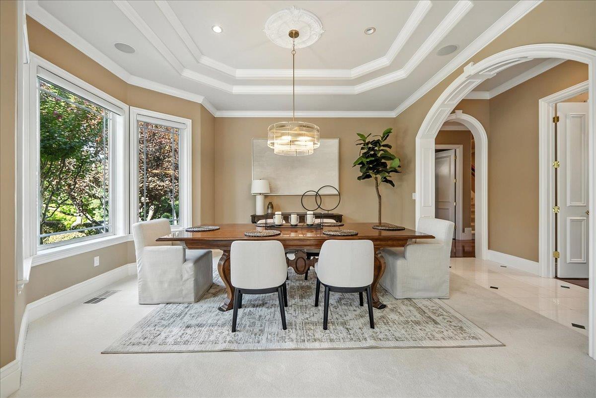 5713 Via Montecito