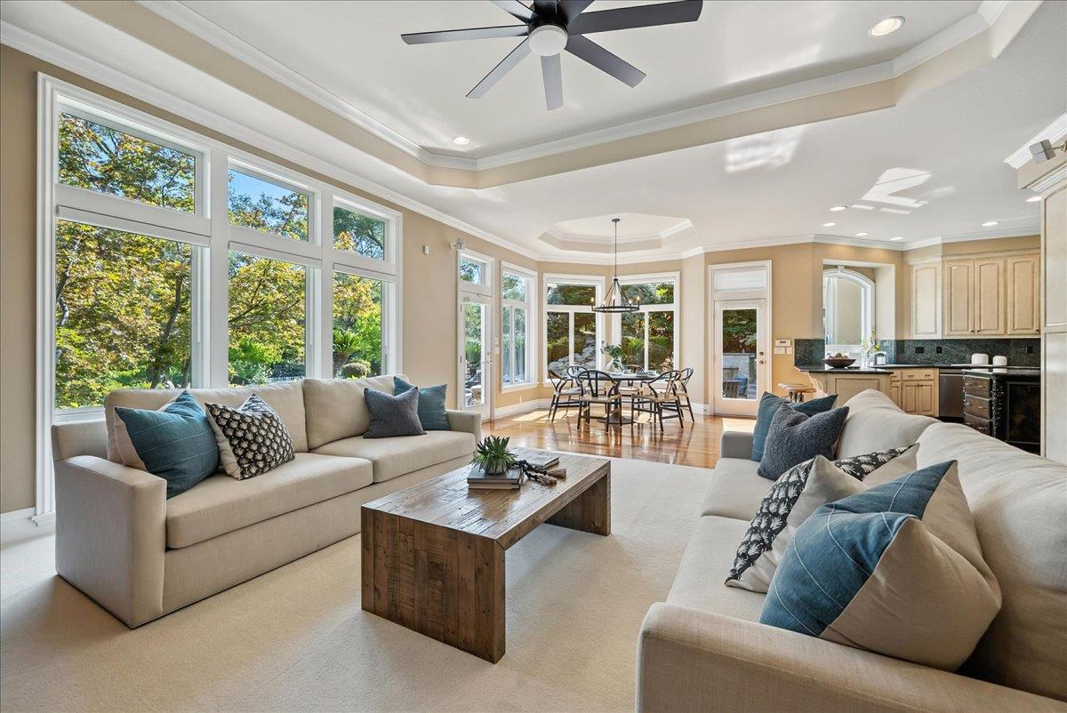5713 Via Montecito