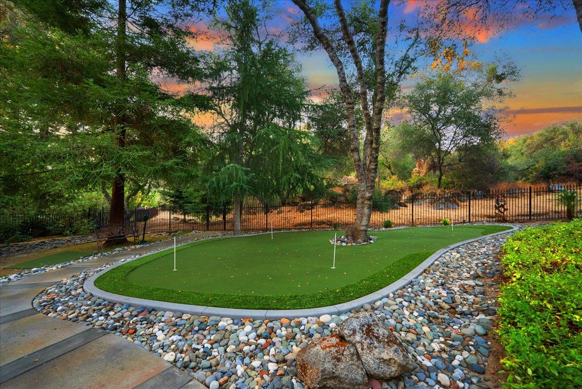 5713 Via Montecito
