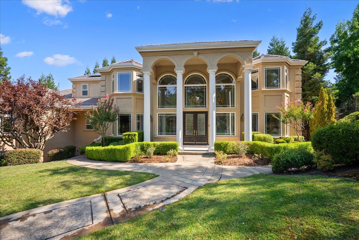 5713 Via Montecito