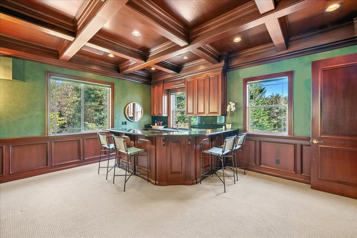 5713 Via Montecito