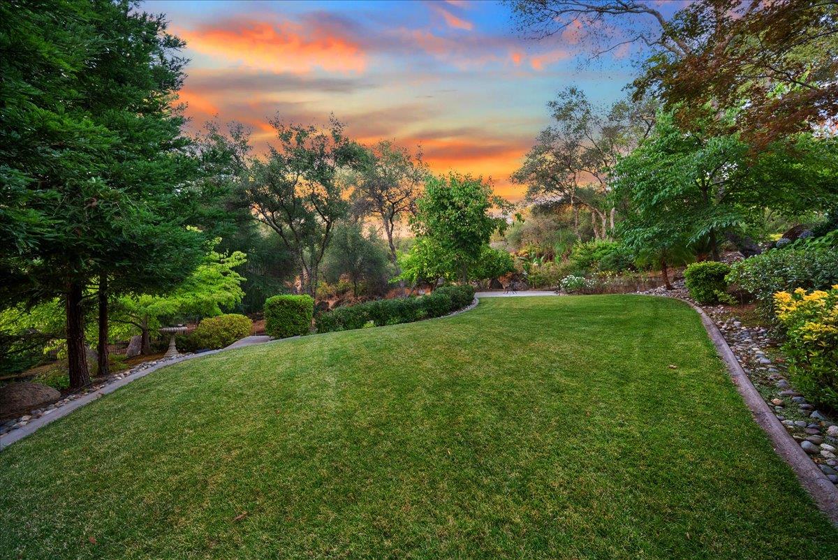 5713 Via Montecito