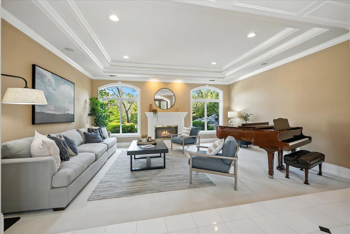 5713 Via Montecito