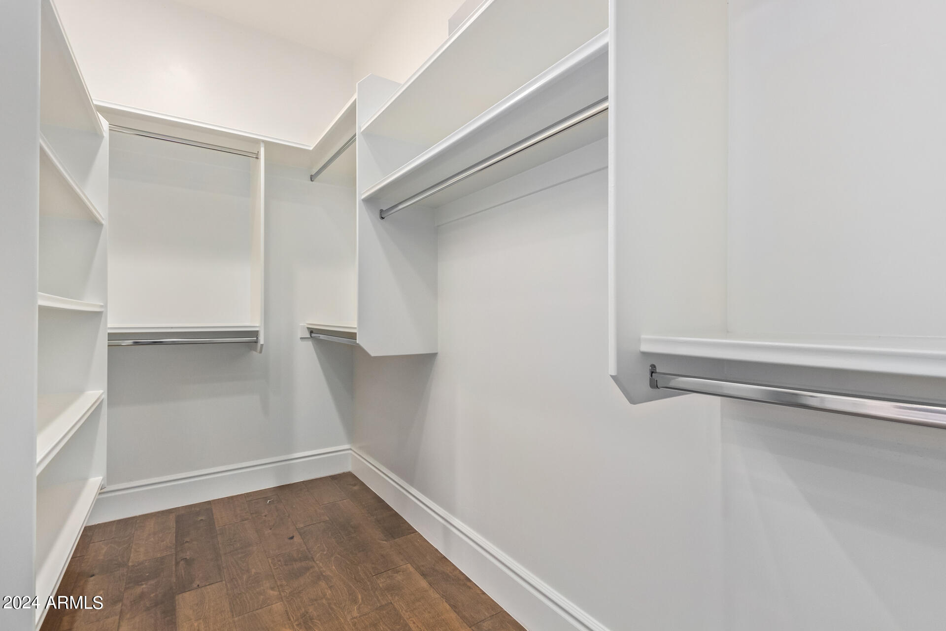 4018 E DEVONSHIRE Avenue