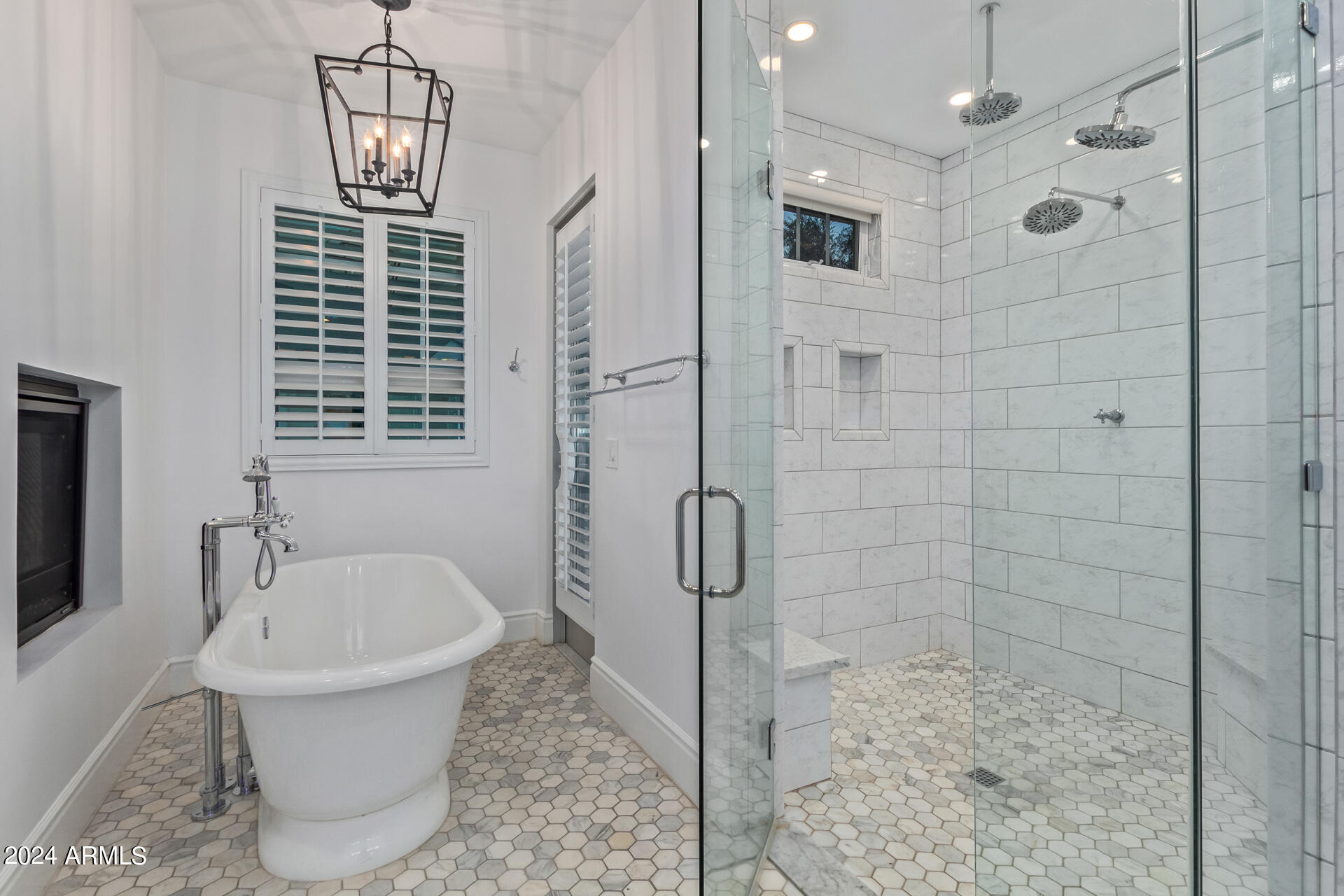 4018 E DEVONSHIRE Avenue