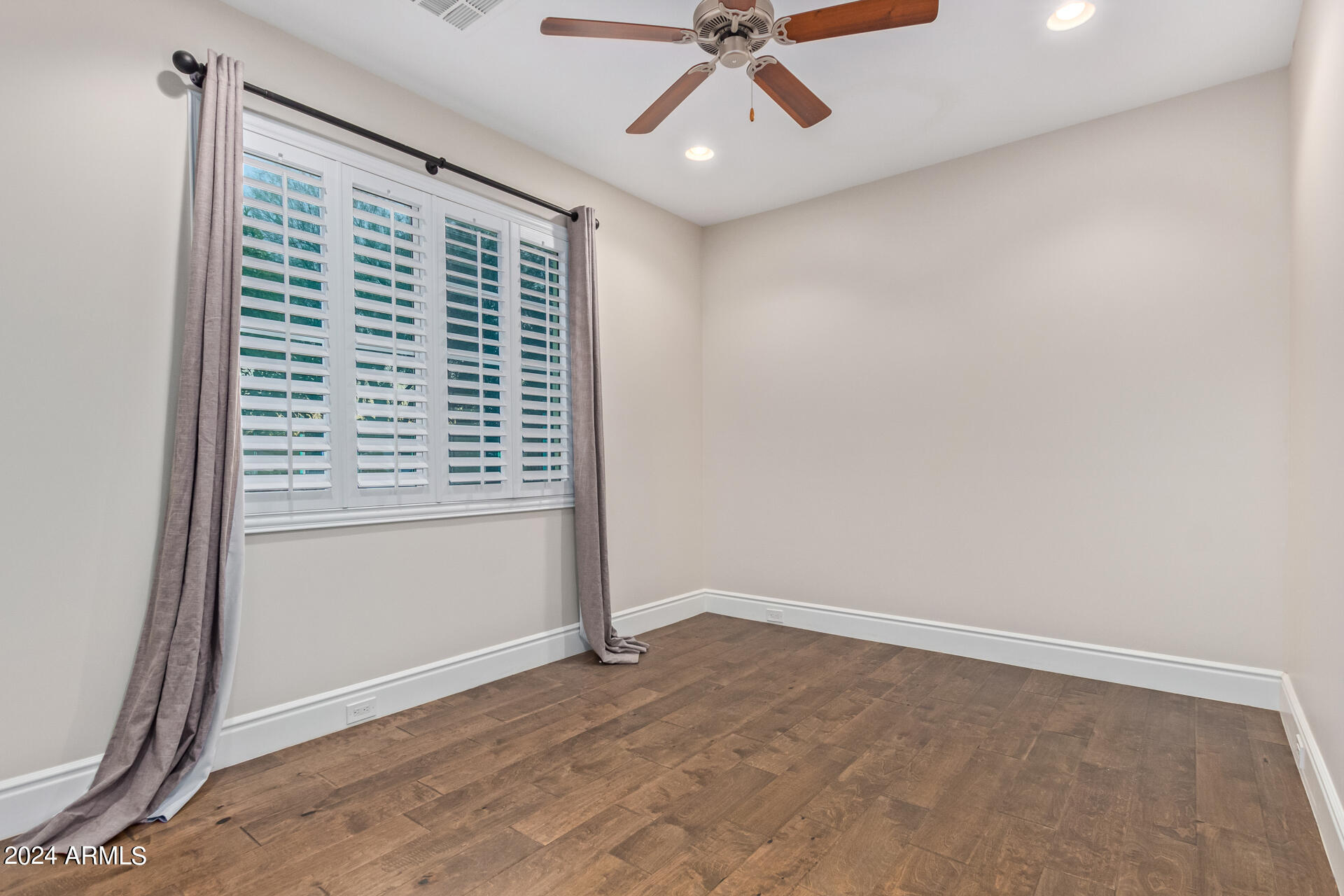 4018 E DEVONSHIRE Avenue