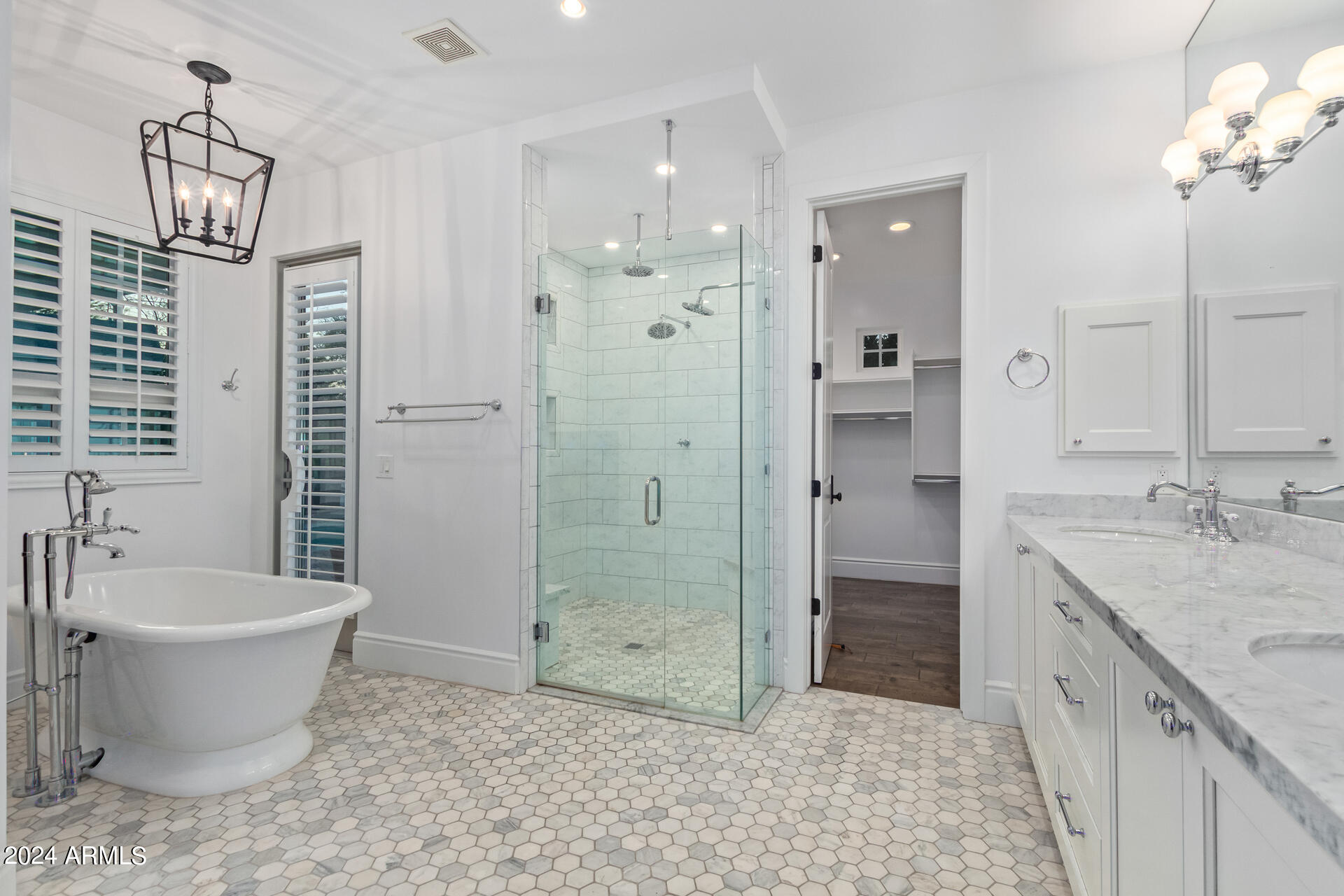 4018 E DEVONSHIRE Avenue