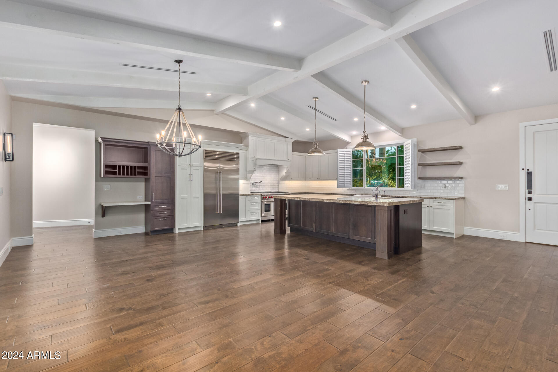 4018 E DEVONSHIRE Avenue