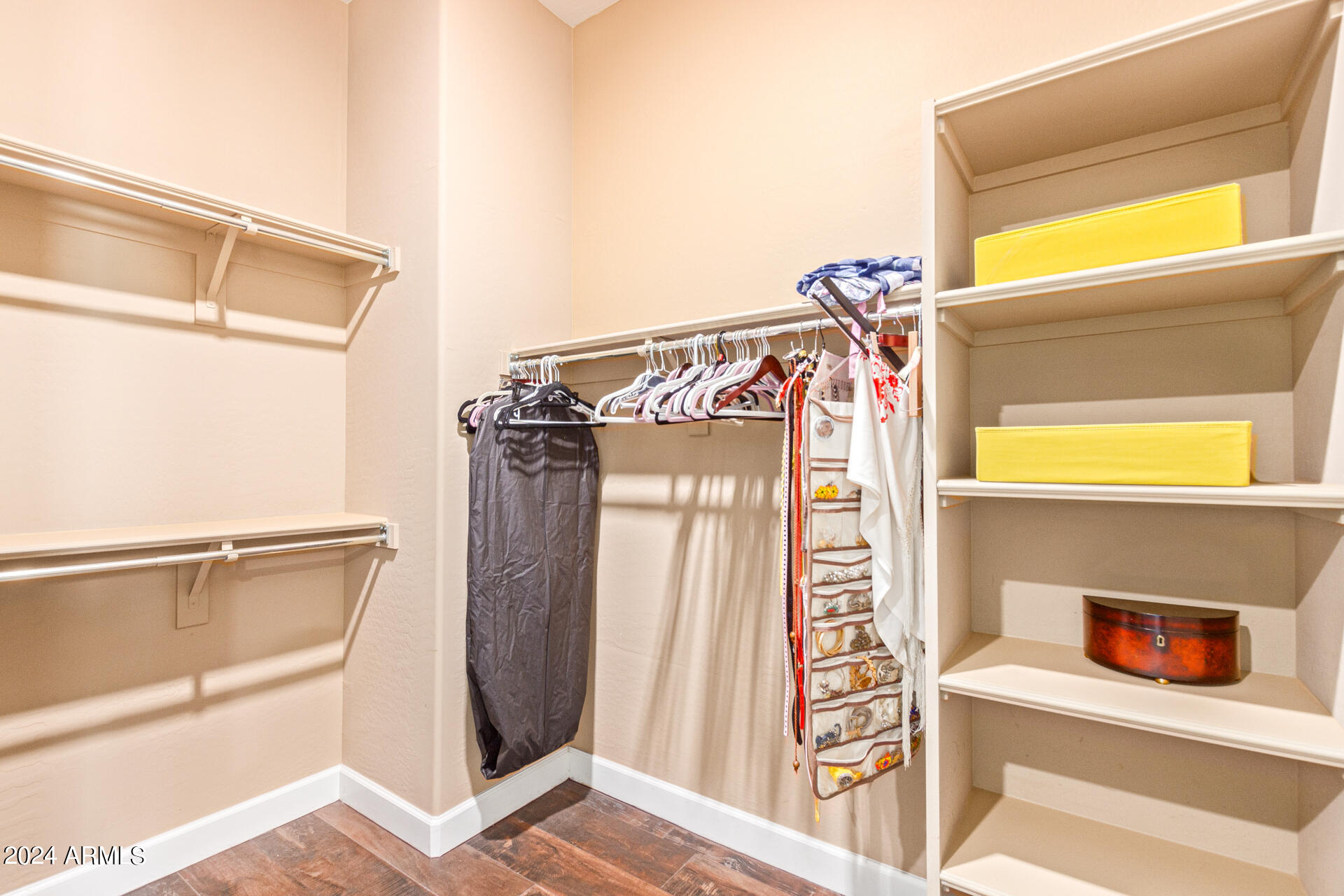 11719 W DOVE WING Way