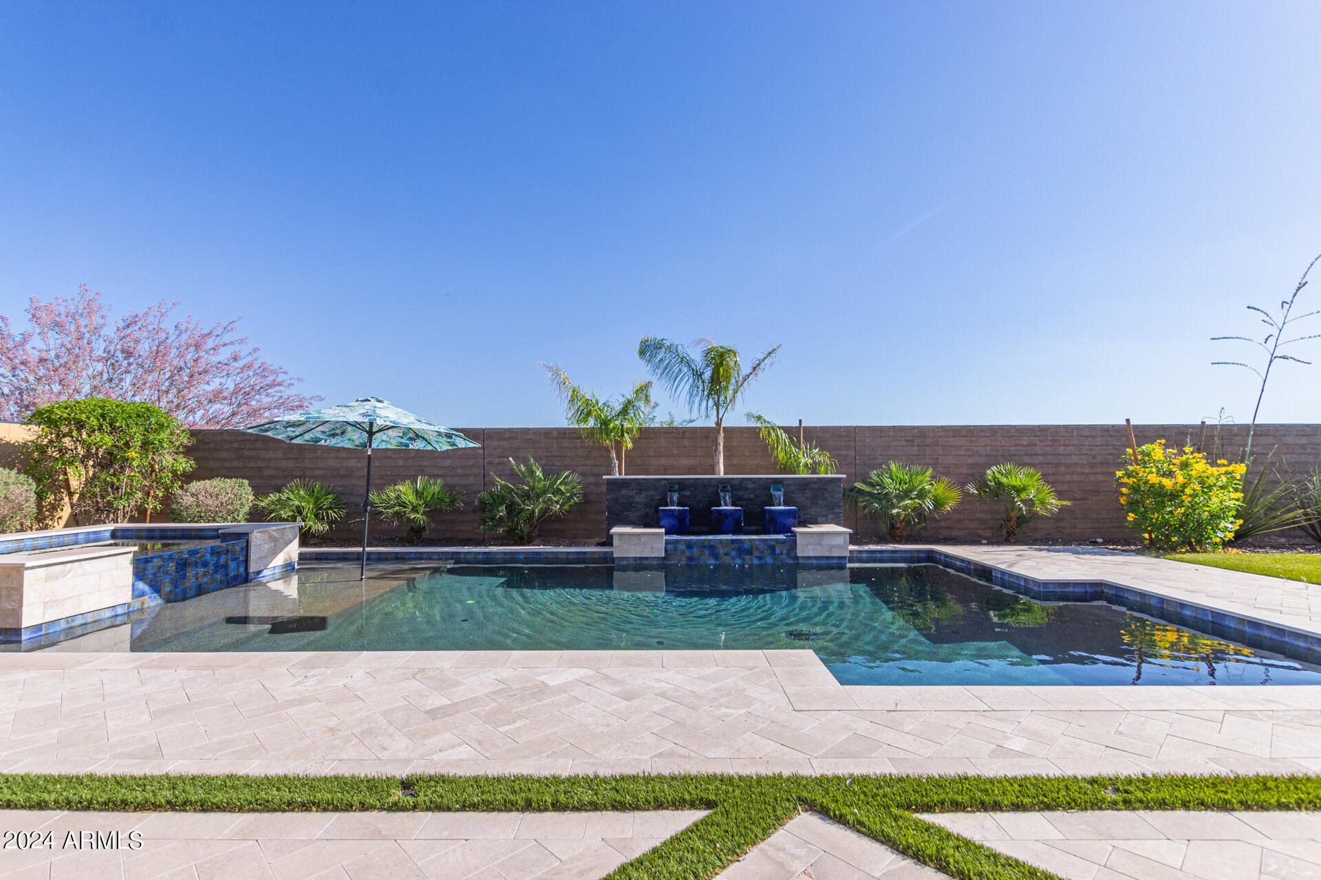 11719 W DOVE WING Way