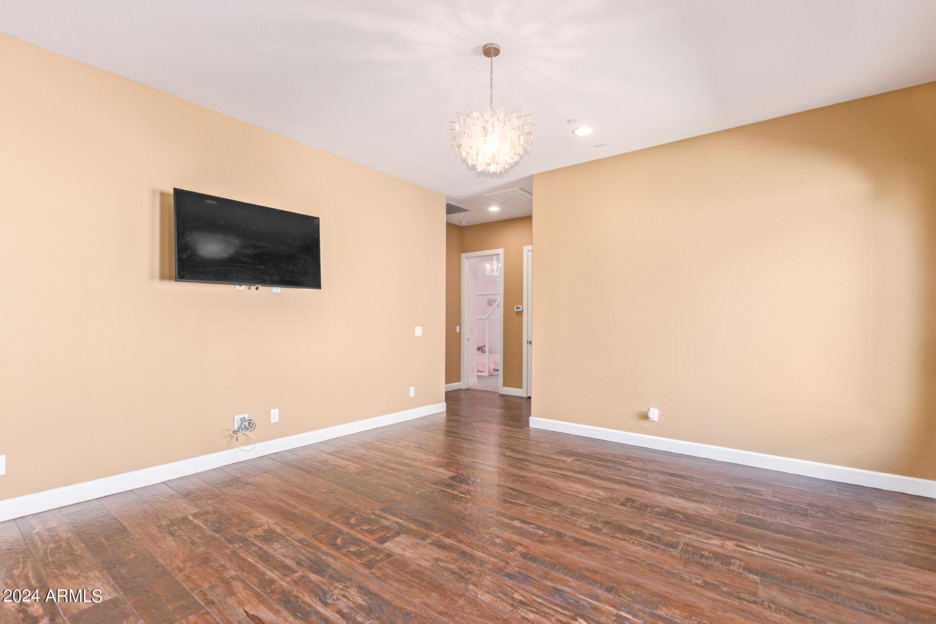 11719 W DOVE WING Way