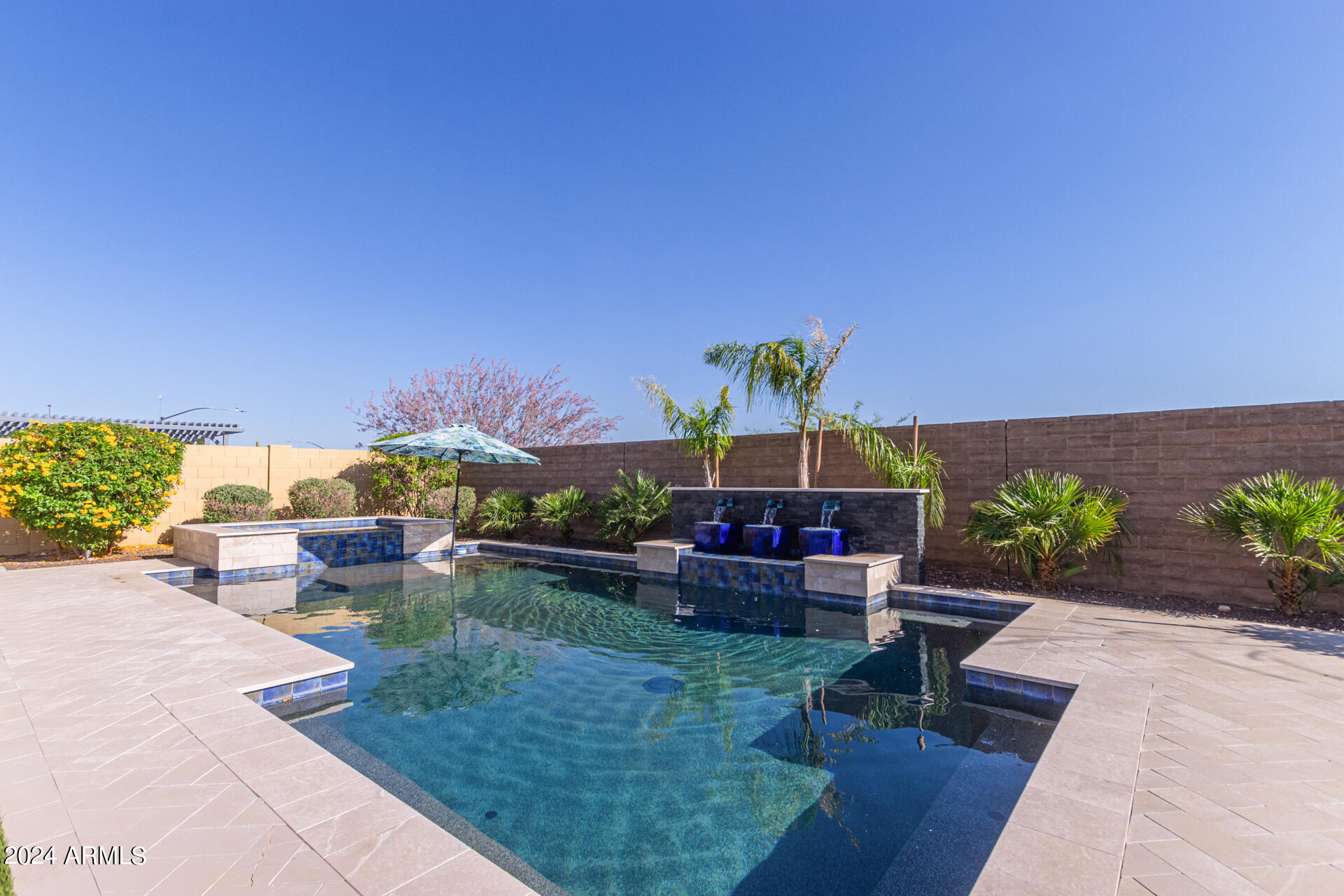 11719 W DOVE WING Way