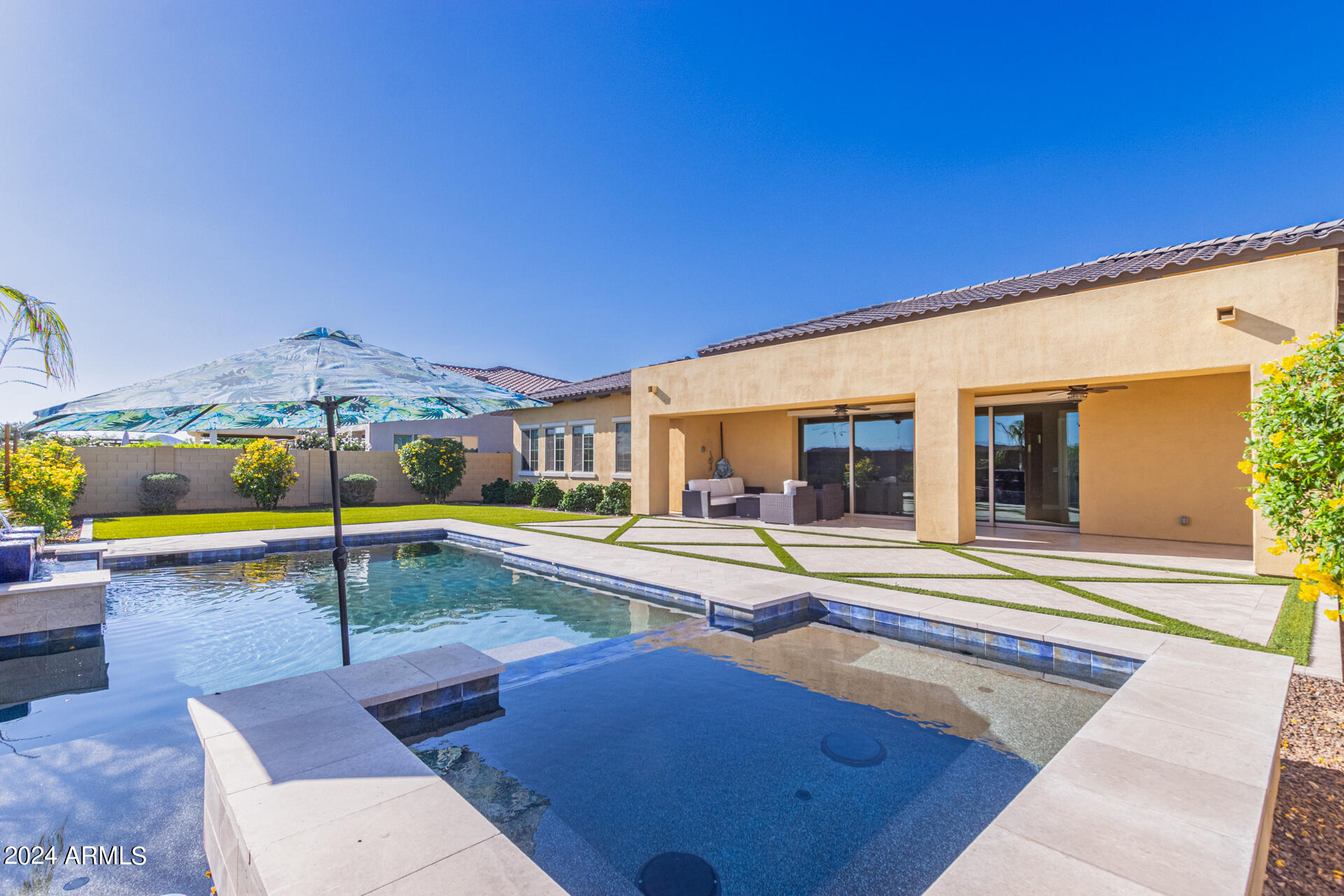 11719 W DOVE WING Way