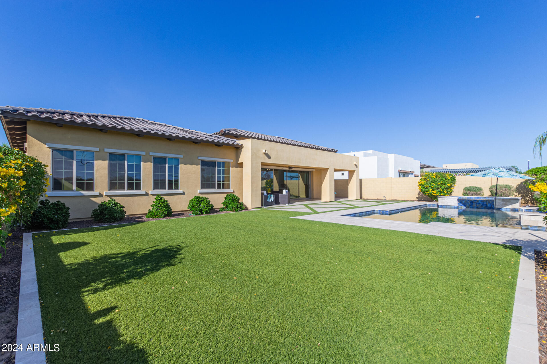 11719 W DOVE WING Way