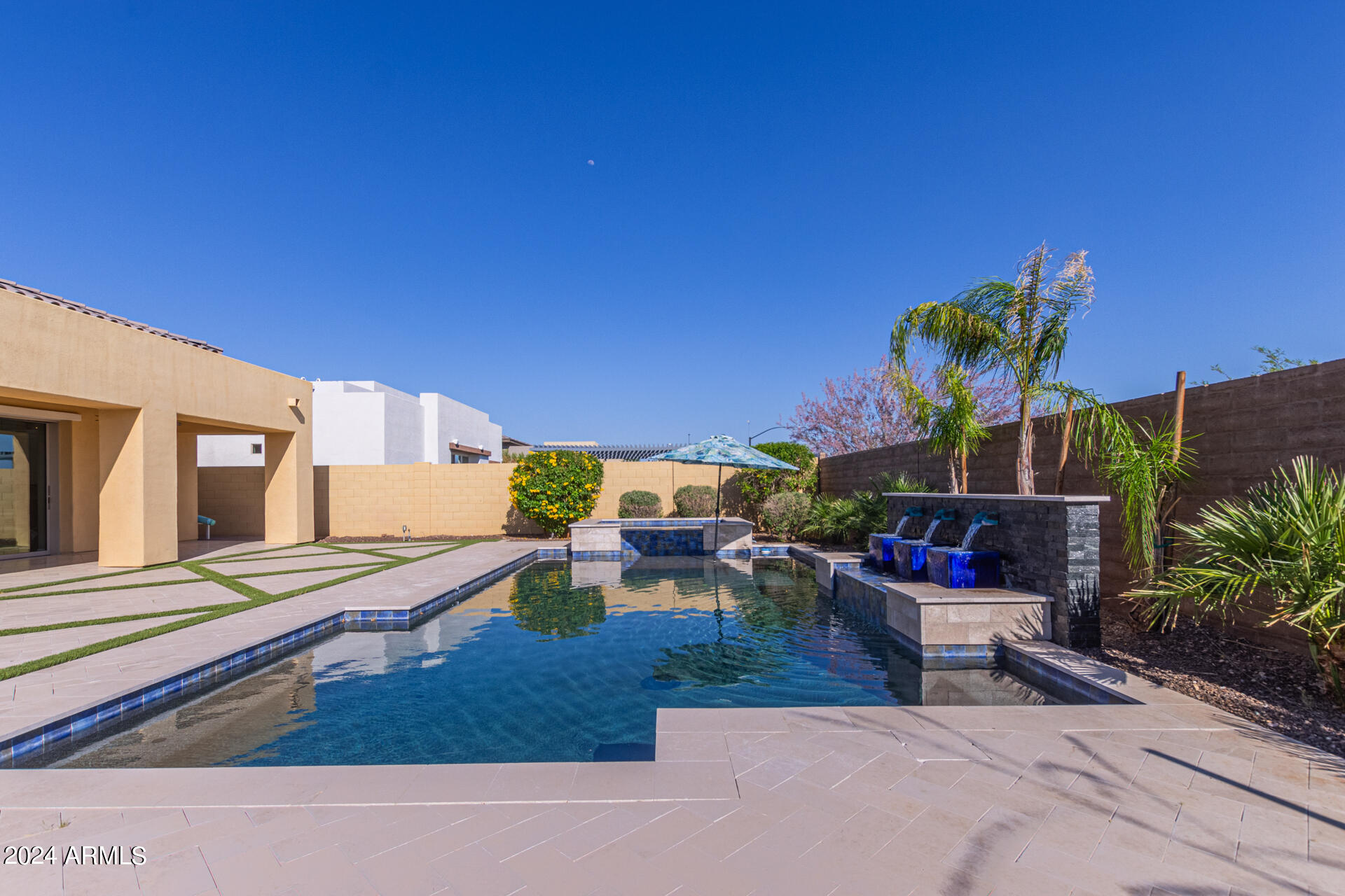 11719 W DOVE WING Way