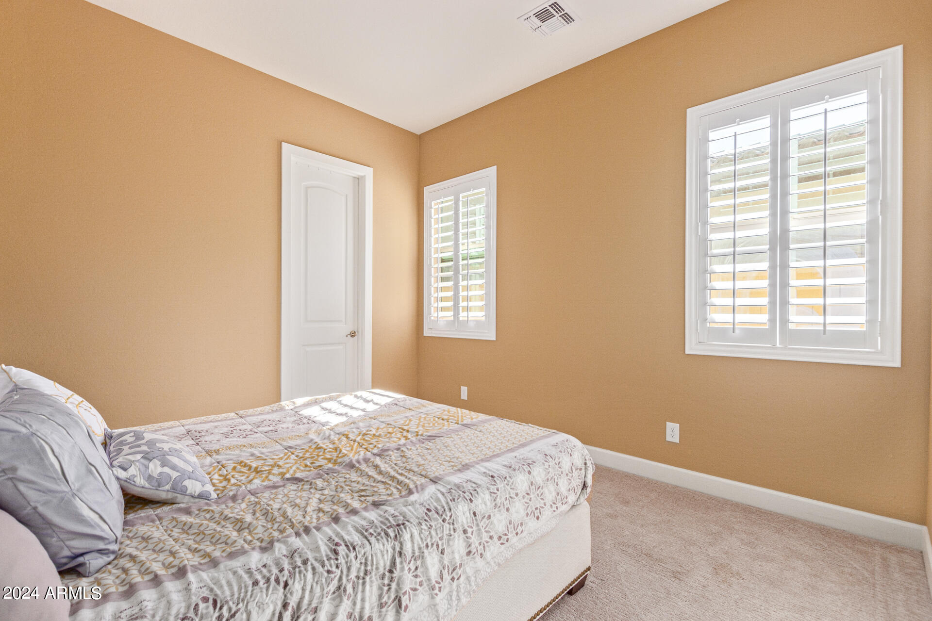 11719 W DOVE WING Way