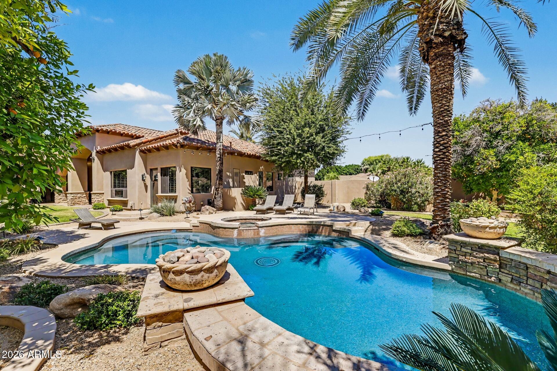 3937 E MENLO Circle