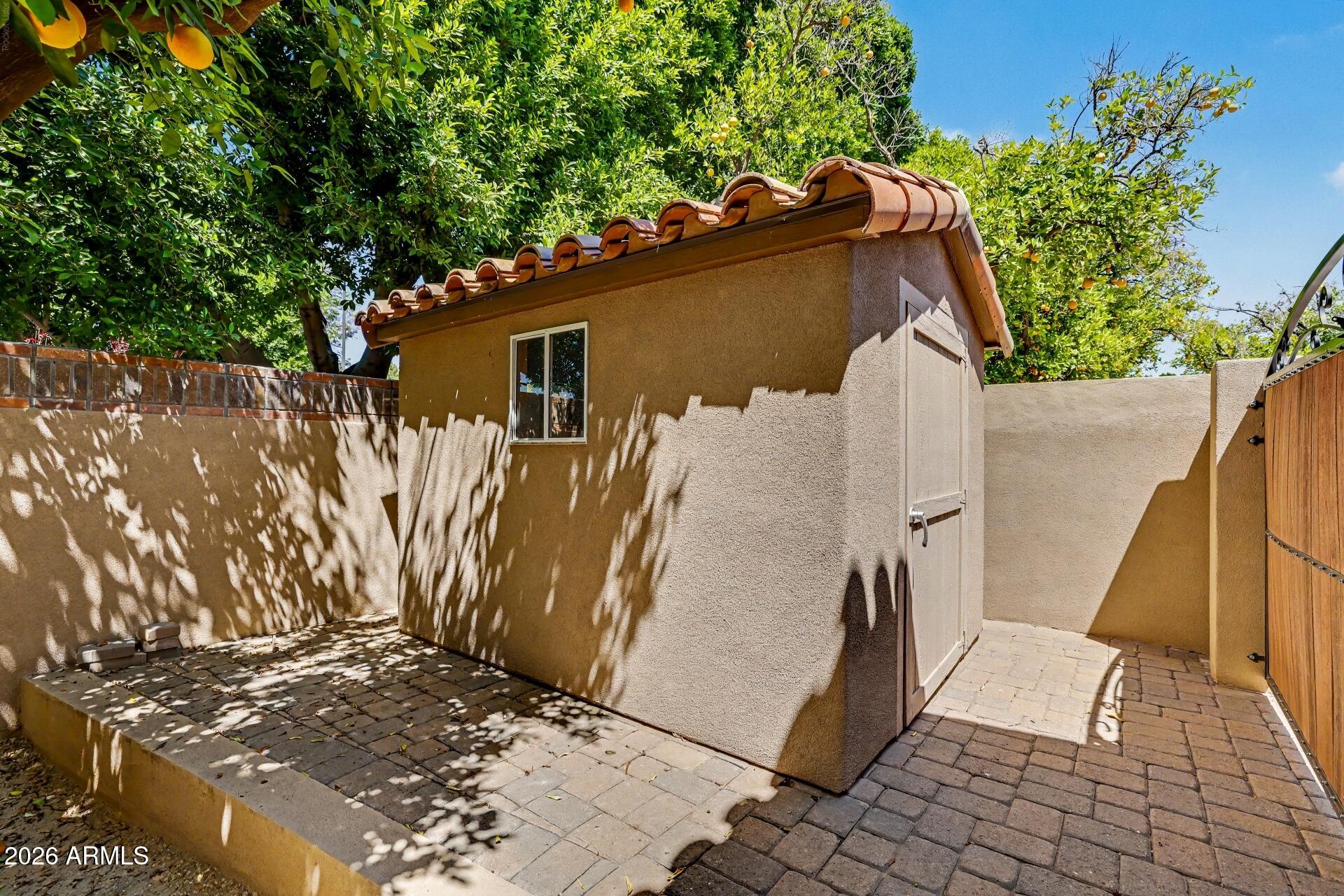 3937 E MENLO Circle
