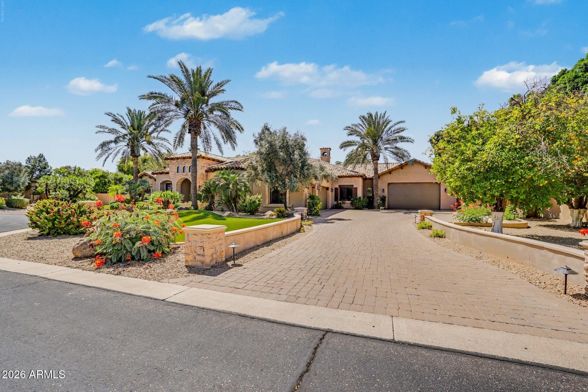 3937 E MENLO Circle