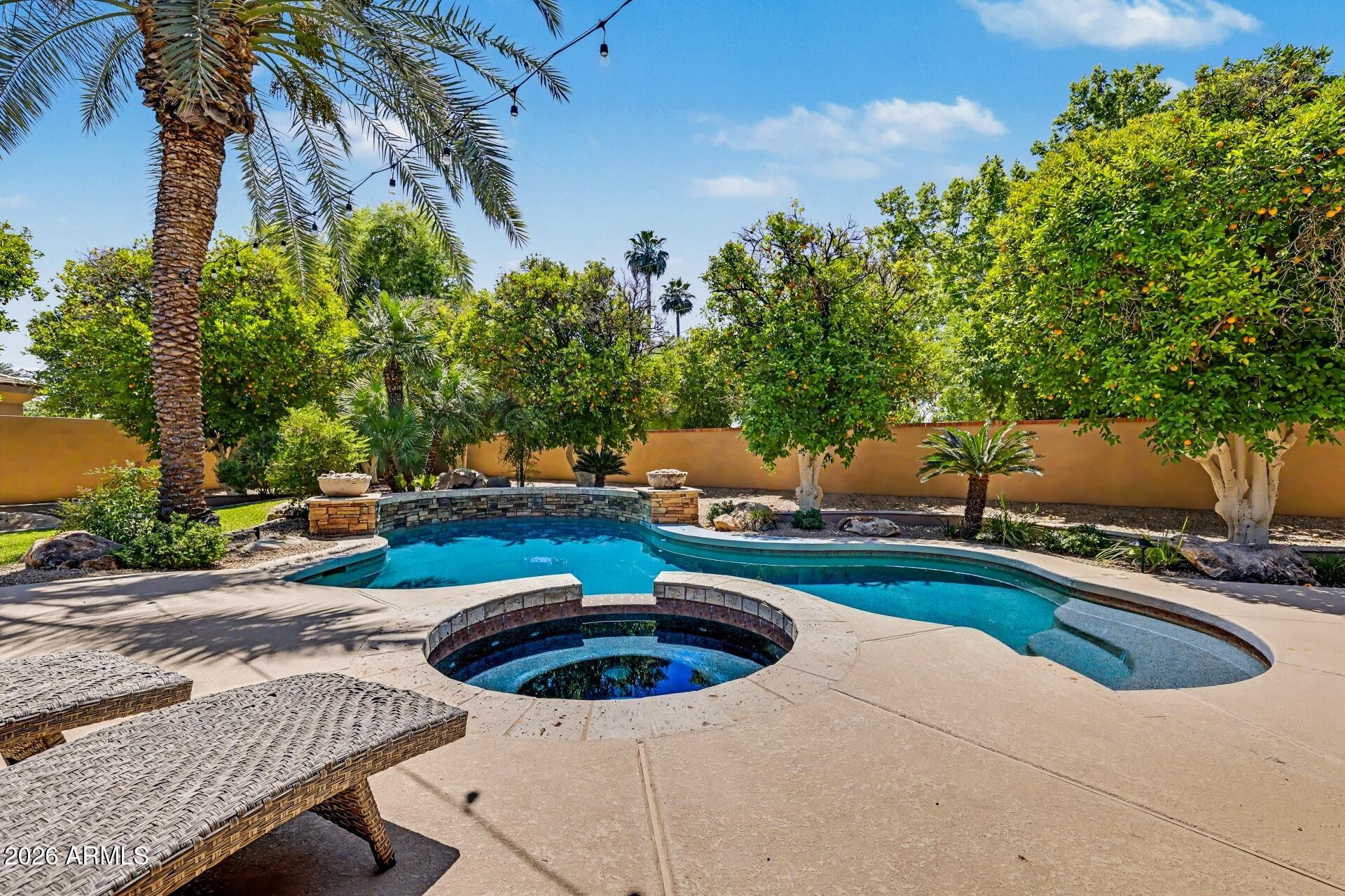 3937 E MENLO Circle