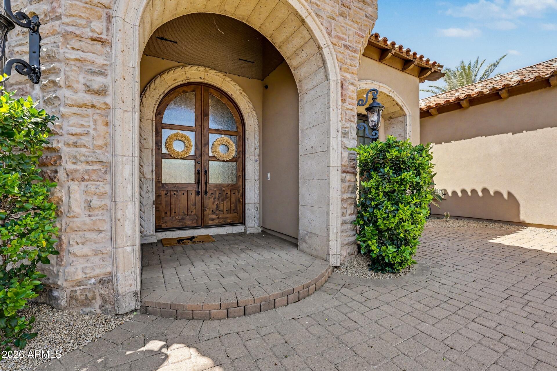 3937 E MENLO Circle