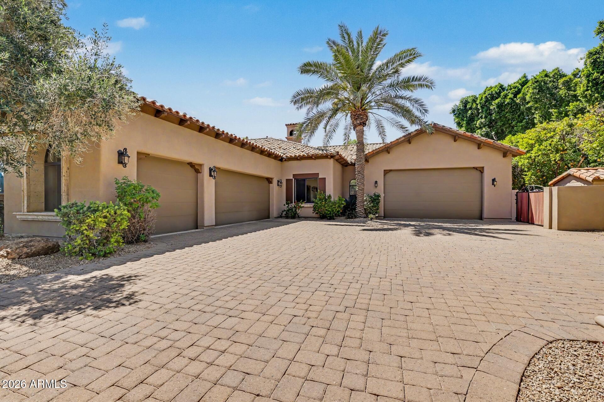 3937 E MENLO Circle