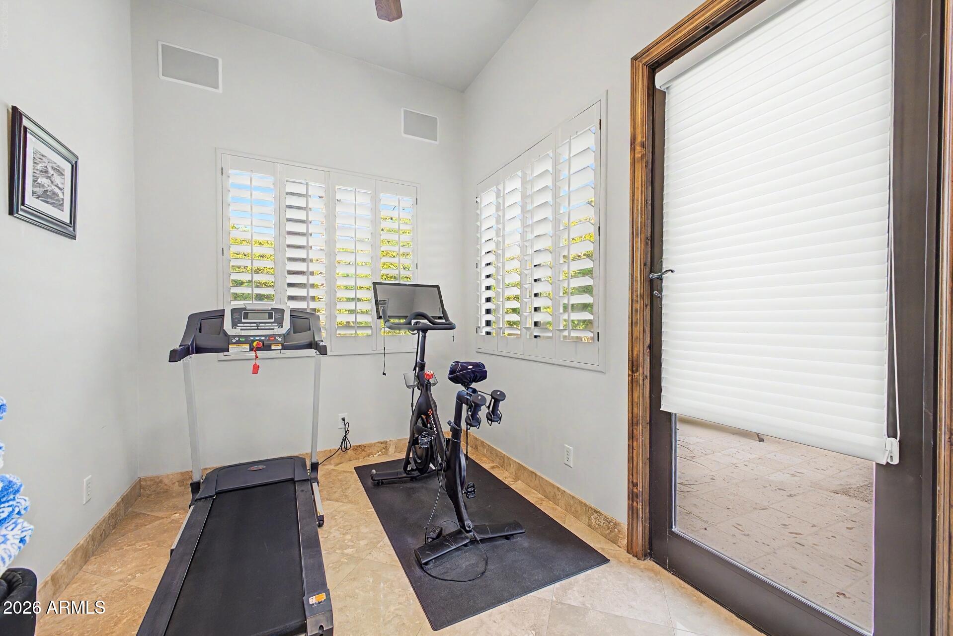 3937 E MENLO Circle