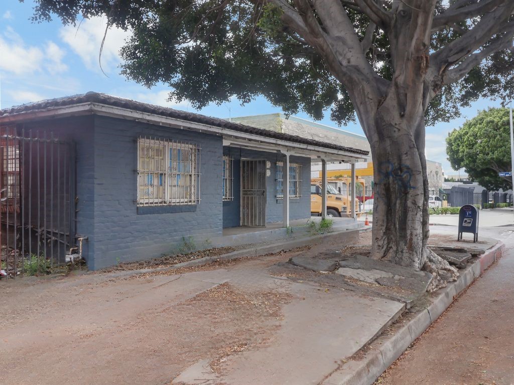 2655 Short Street