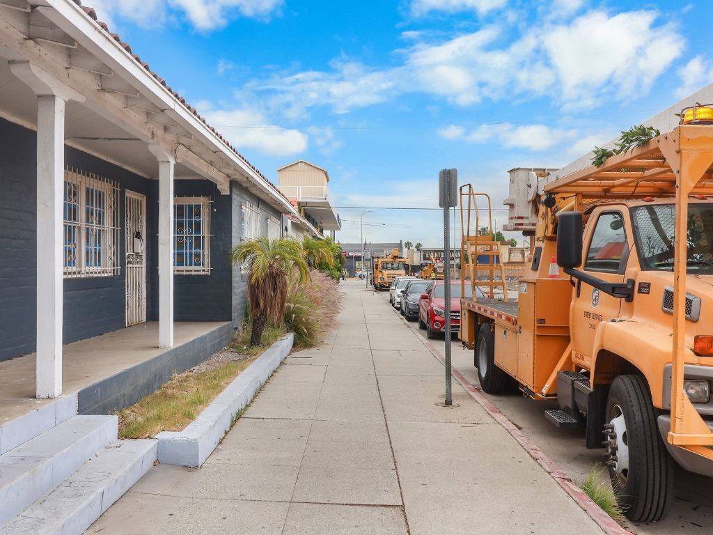 2655 Short Street