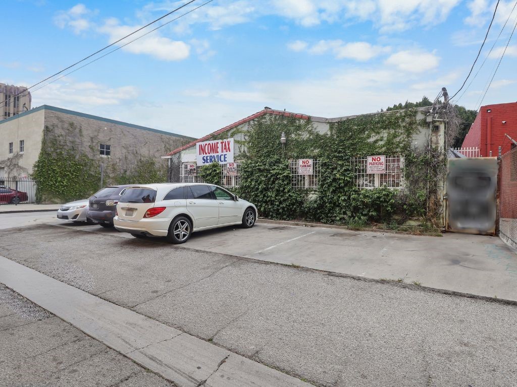 2655 Short Street