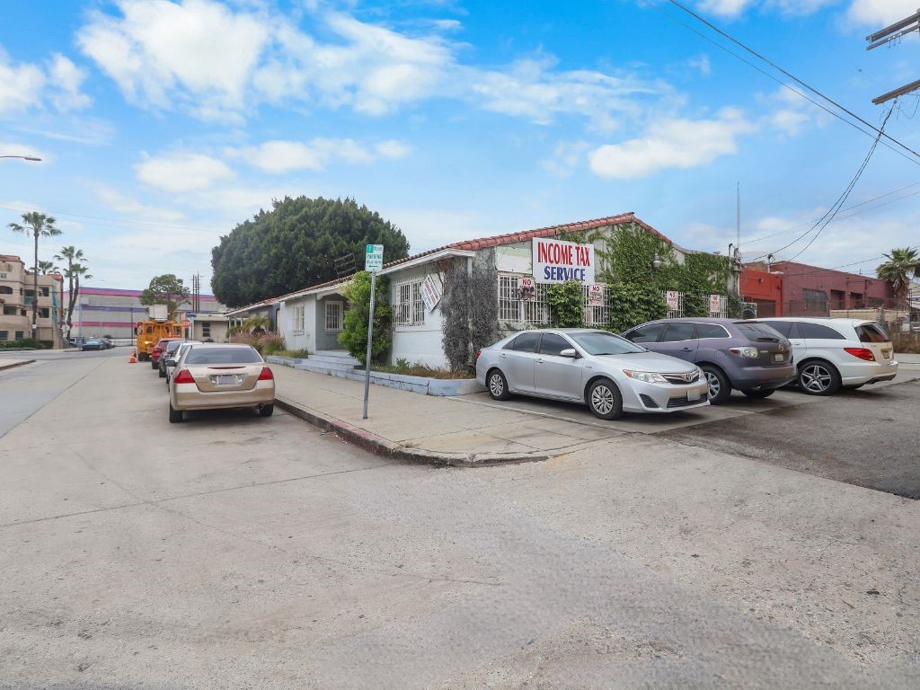 2655 Short Street