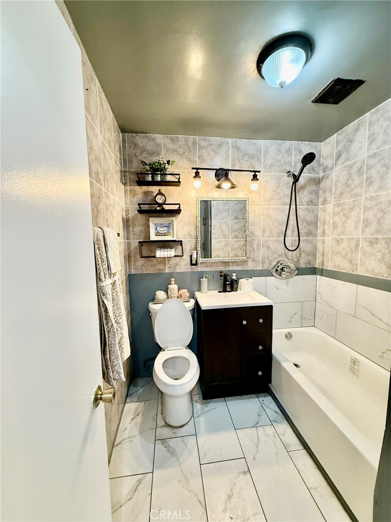3365 SANTA FE Avenue 21