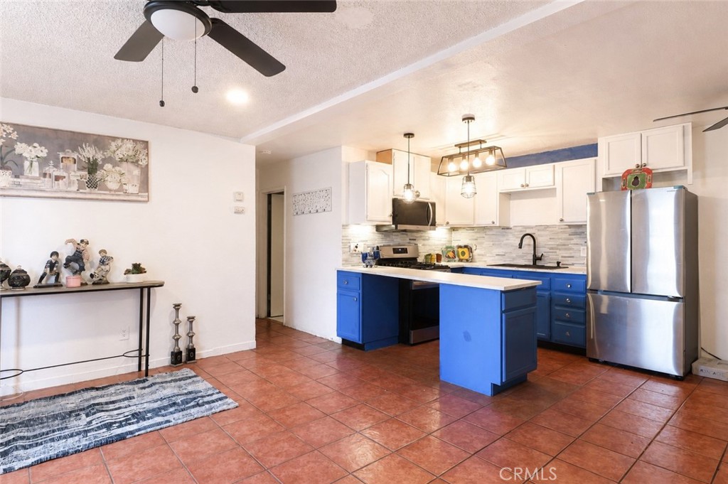 3365 SANTA FE Avenue 21