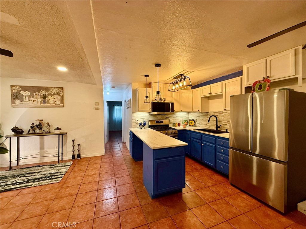 3365 SANTA FE Avenue 21