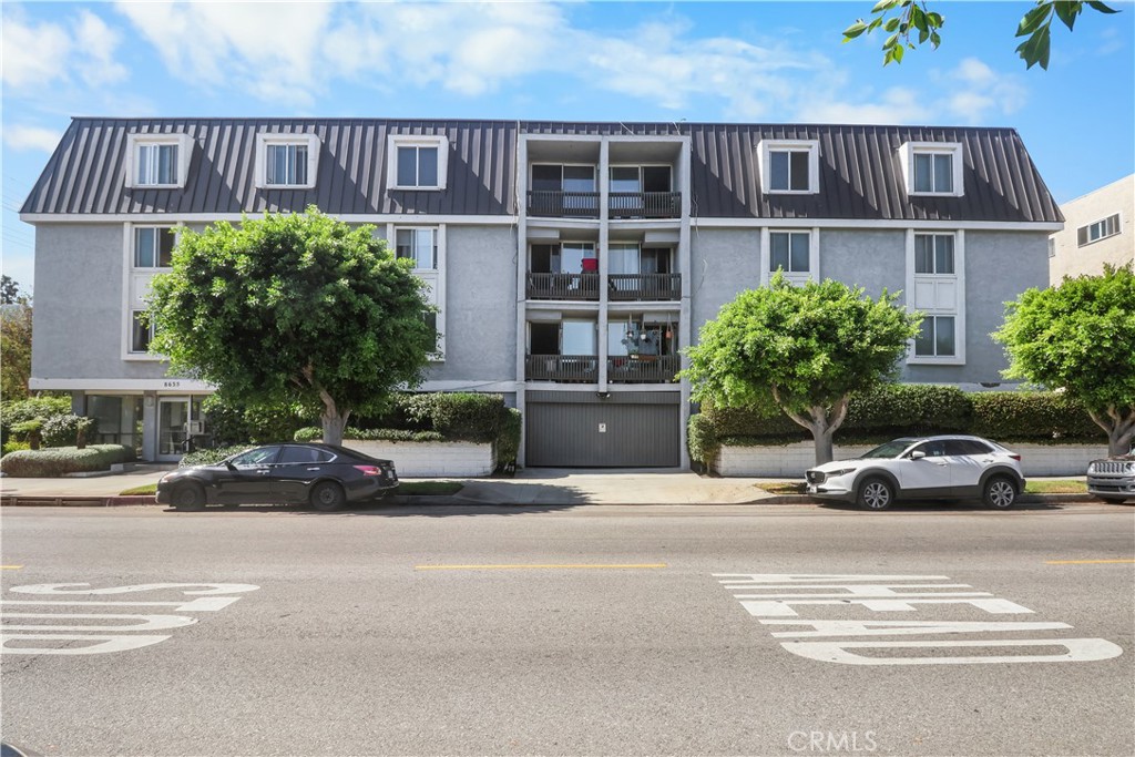 8635 FALMOUTH Avenue 203