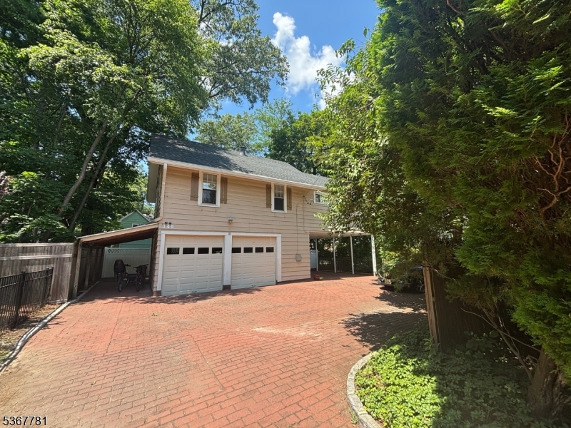 140 Montclair Ave