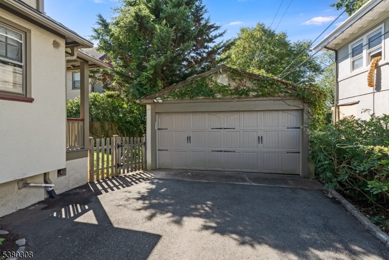 30 Plymouth St